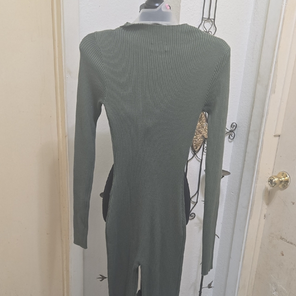PrettyLittleThing Olive Ribbed Fabric - Picture 6 of 6